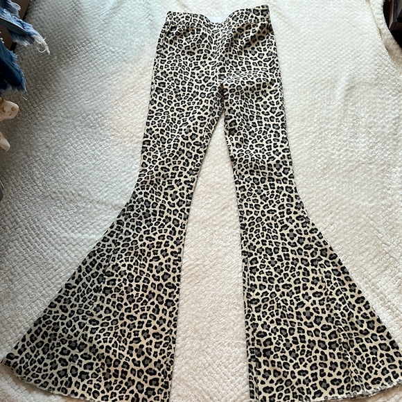 How.Very.Loved - Cheetah Print flare pants - like new - Picture 1 of 8